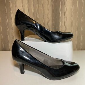 Life Stride Patent Heels Women's 7 Parigi Pumps Black Faux Leather Round Toe